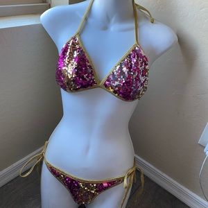 DOLL/ GOLD & FUCHSIA SEQUIN & GOLD FOIL